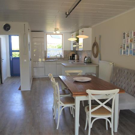 Ferienhaus Haffmeer ชาร์บอยท์ซ ภายนอก รูปภาพ